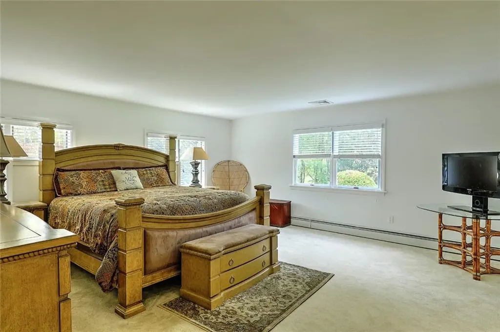 3 Spinnaker Drive Barrington RI 02806