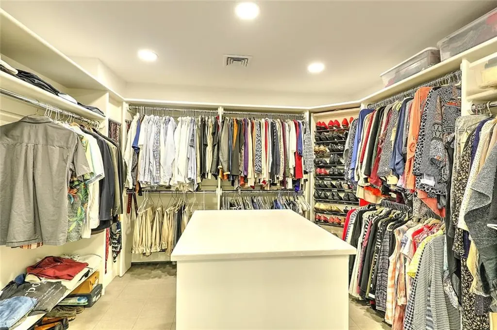 3 Spinnaker Drive Barrington RI 02806