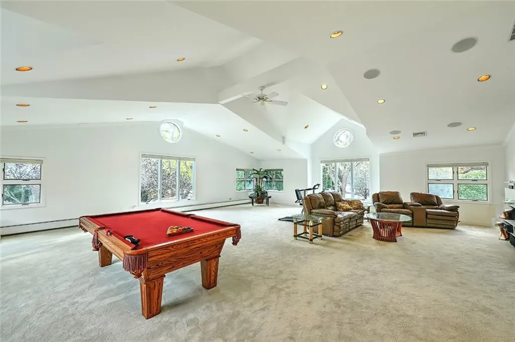 3 Spinnaker Drive Barrington RI 02806