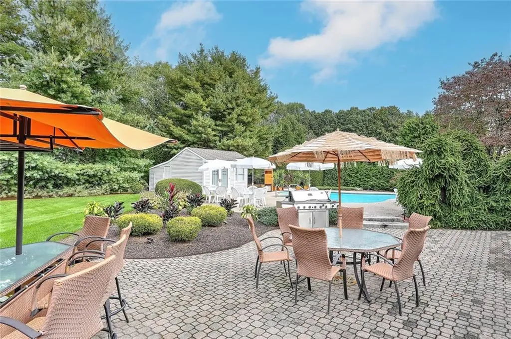3 Spinnaker Drive Barrington RI 02806