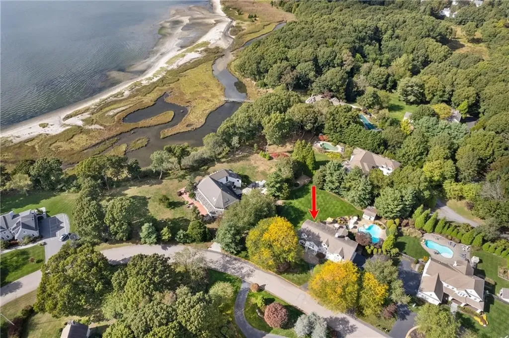 3 Spinnaker Drive Barrington RI 02806