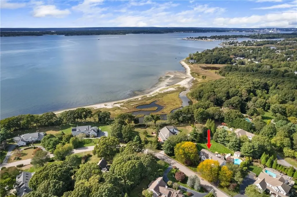 3 Spinnaker Drive Barrington RI 02806