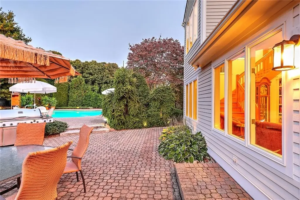 3 Spinnaker Drive Barrington RI 02806