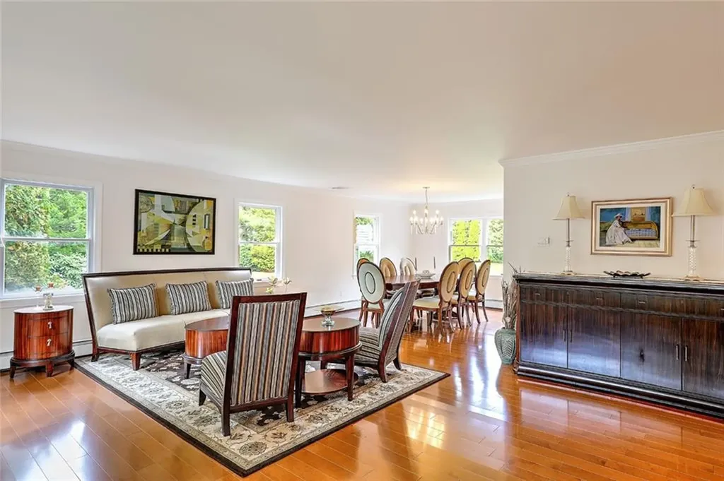 3 Spinnaker Drive Barrington RI 02806