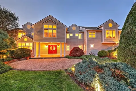 3 Spinnaker Drive Barrington RI 02806