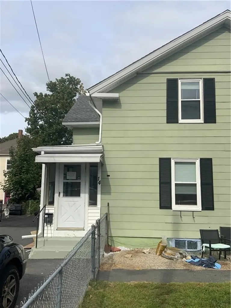 14 Coutu Court West Warwick RI 02893