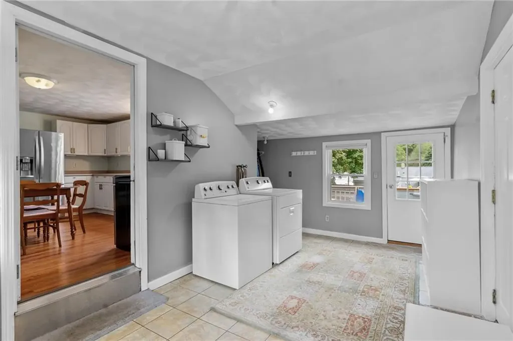 35 Angus Street Coventry RI 02816