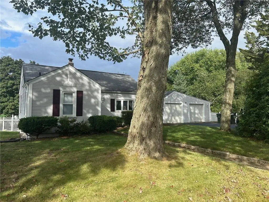 35 Angus Street Coventry RI 02816