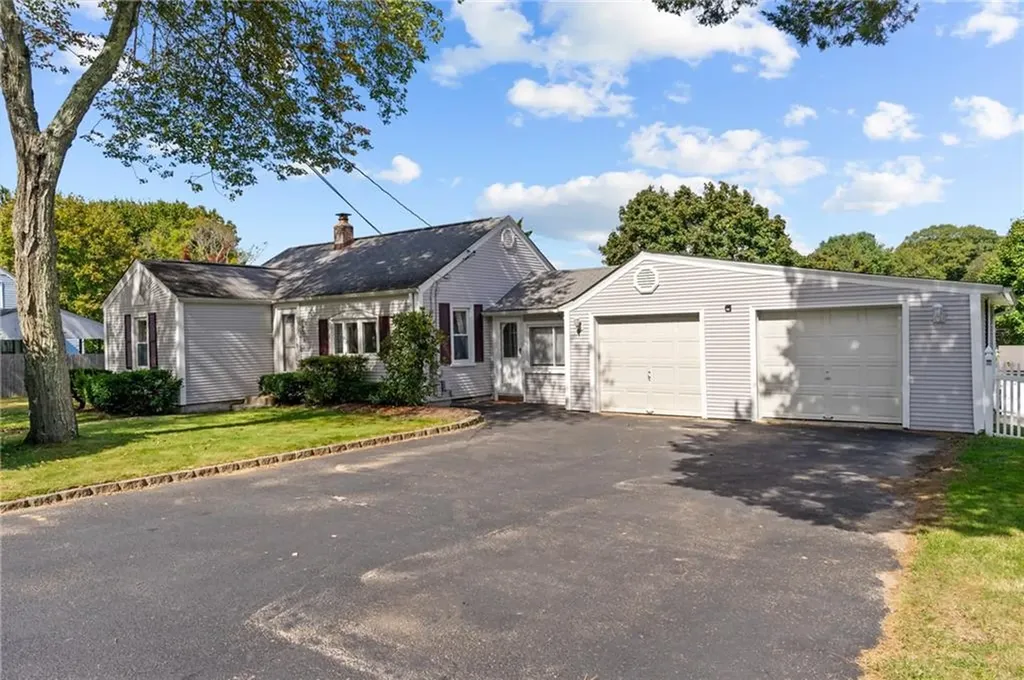 35 Angus Street Coventry RI 02816