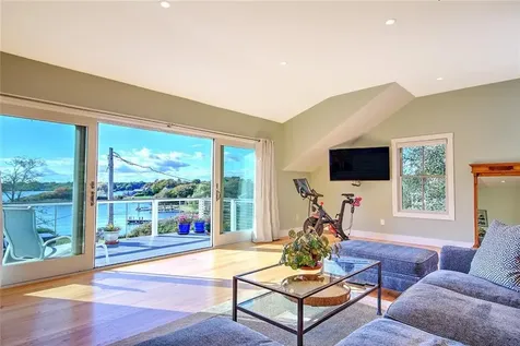 82 Maple Drive South Kingstown RI 02879