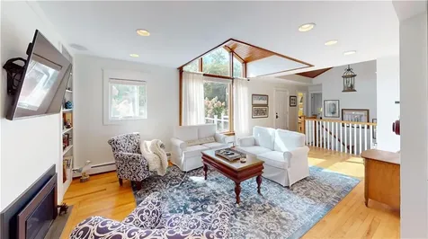 36 Green End Avenue Middletown RI 02842