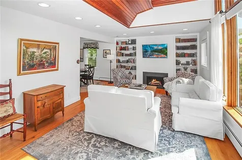 36 Green End Avenue Middletown RI 02842