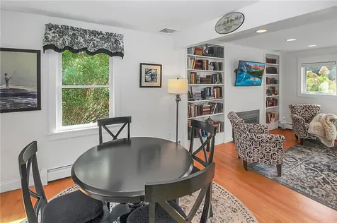 36 Green End Avenue Middletown RI 02842