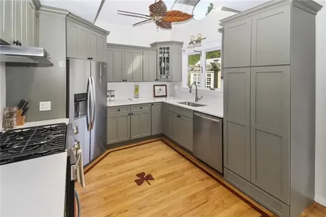 36 Green End Avenue Middletown RI 02842