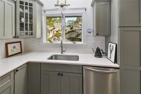 36 Green End Avenue Middletown RI 02842