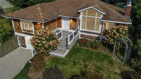 36 Green End Avenue Middletown RI 02842