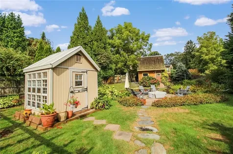 36 Green End Avenue Middletown RI 02842