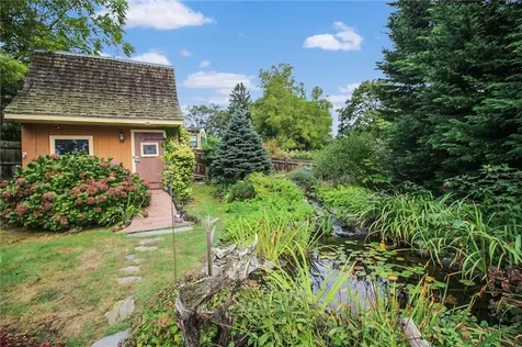 36 Green End Avenue Middletown RI 02842