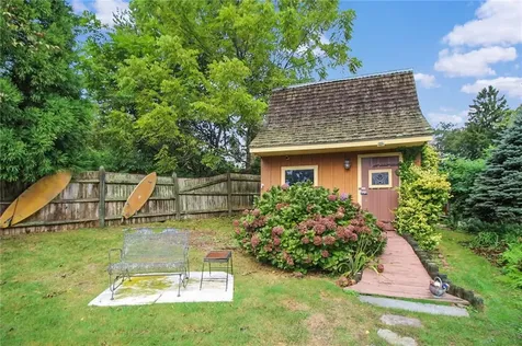 36 Green End Avenue Middletown RI 02842