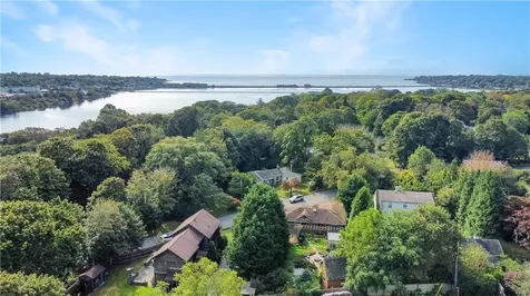 36 Green End Avenue Middletown RI 02842