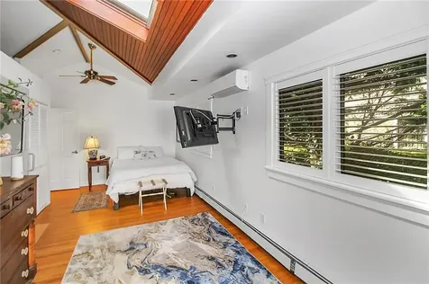 36 Green End Avenue Middletown RI 02842