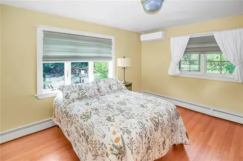 36 Green End Avenue Middletown RI 02842