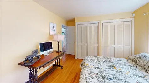 36 Green End Avenue Middletown RI 02842