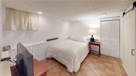 36 Green End Avenue Middletown RI 02842