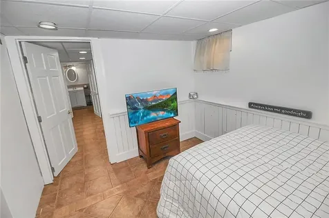 36 Green End Avenue Middletown RI 02842