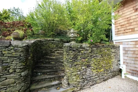 36 Green End Avenue Middletown RI 02842