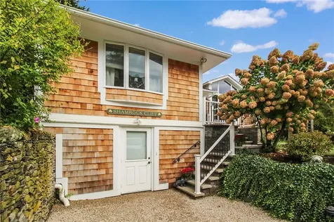 36 Green End Avenue Middletown RI 02842