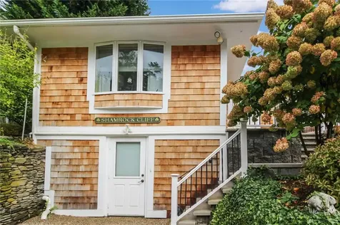 36 Green End Avenue Middletown RI 02842