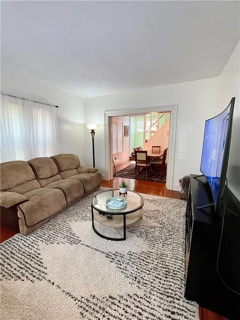 16 Pomona Avenue Providence RI 02908