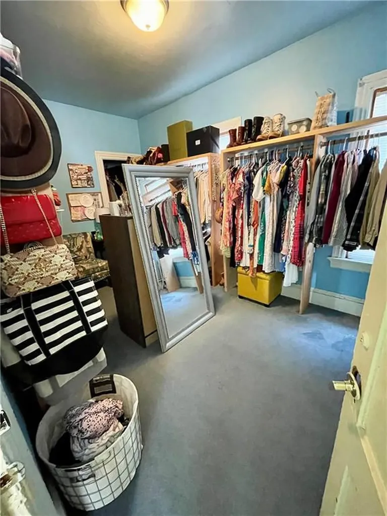 16 Pomona Avenue Providence RI 02908
