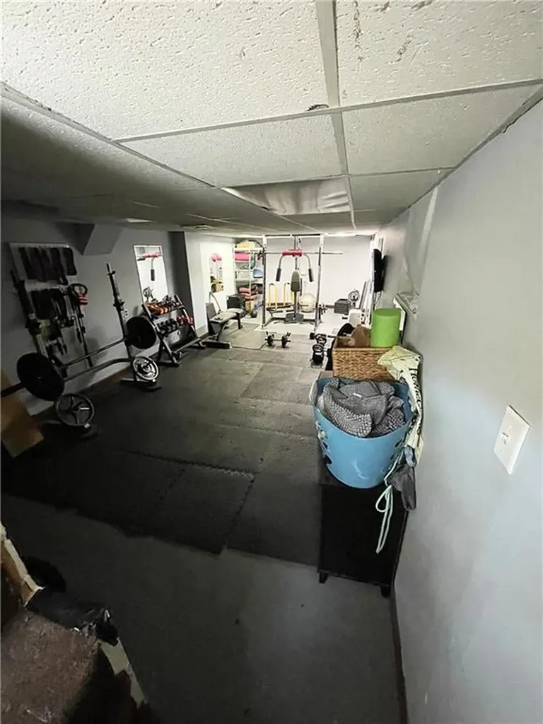 16 Pomona Avenue Providence RI 02908