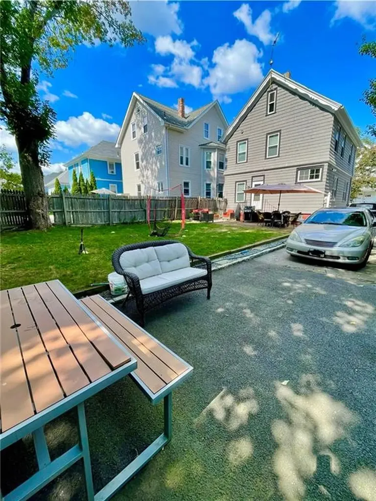 16 Pomona Avenue Providence RI 02908