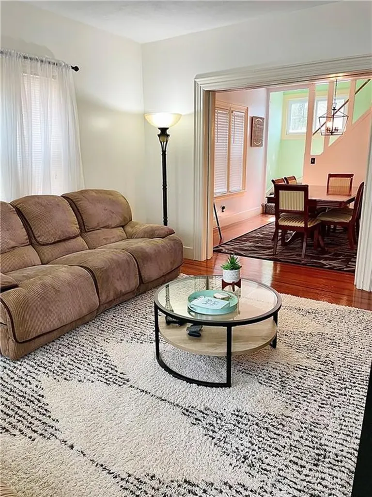 16 Pomona Avenue Providence RI 02908