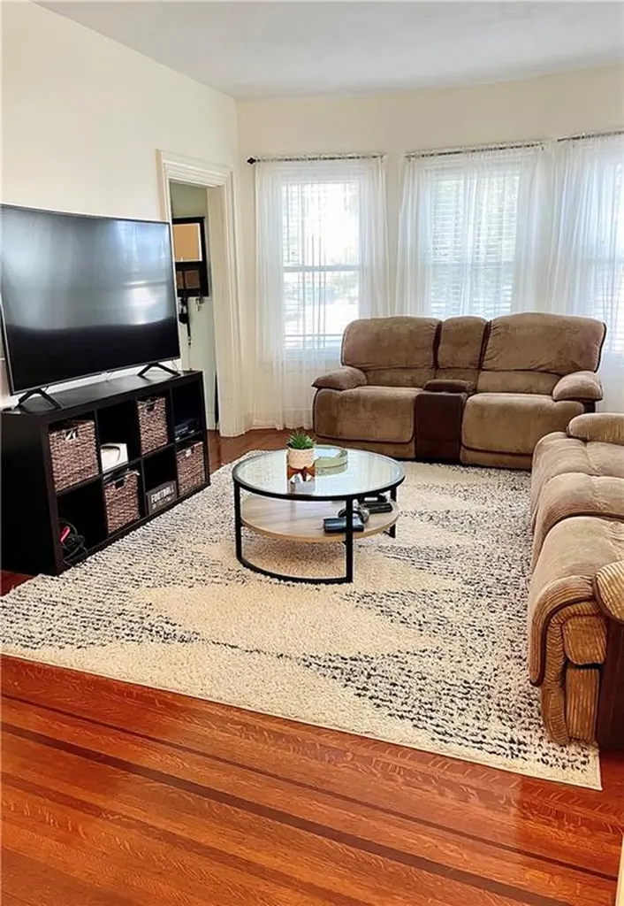 16 Pomona Avenue Providence RI 02908