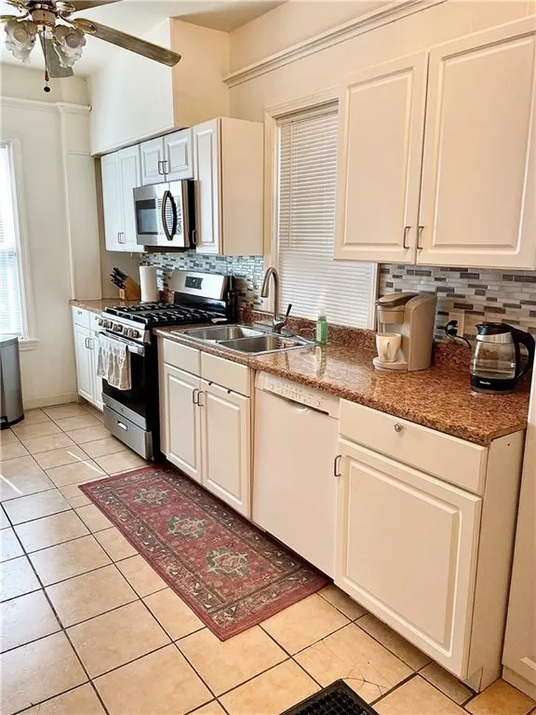16 Pomona Avenue Providence RI 02908