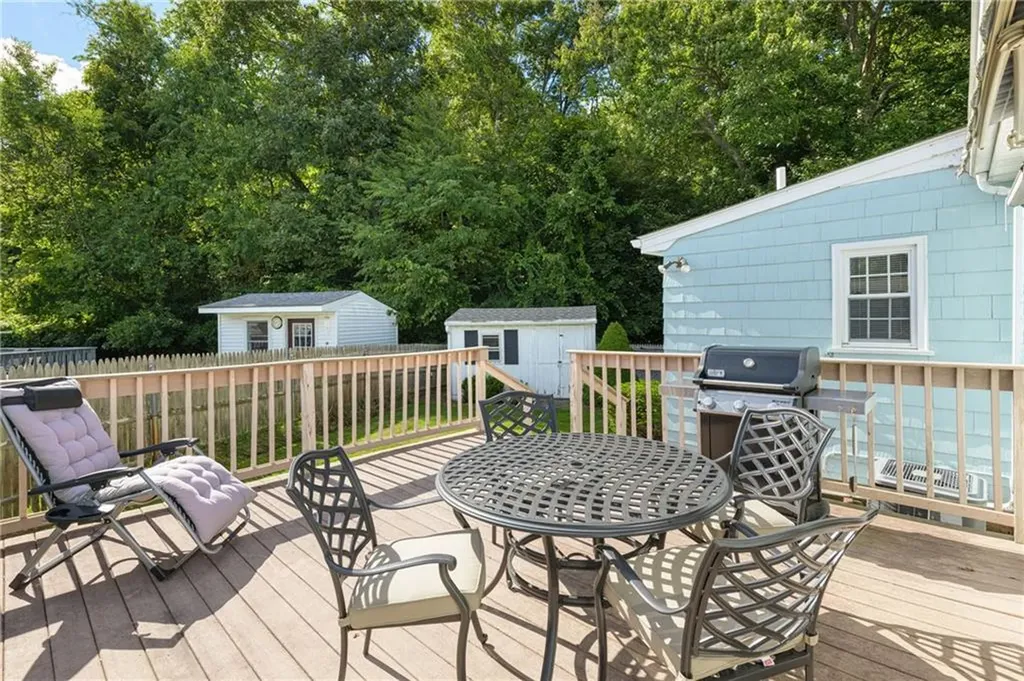 25 Ferncrest Drive East Providence RI 02915