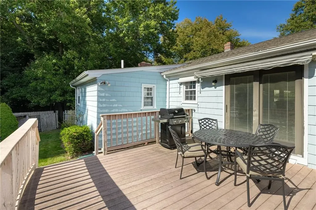 25 Ferncrest Drive East Providence RI 02915
