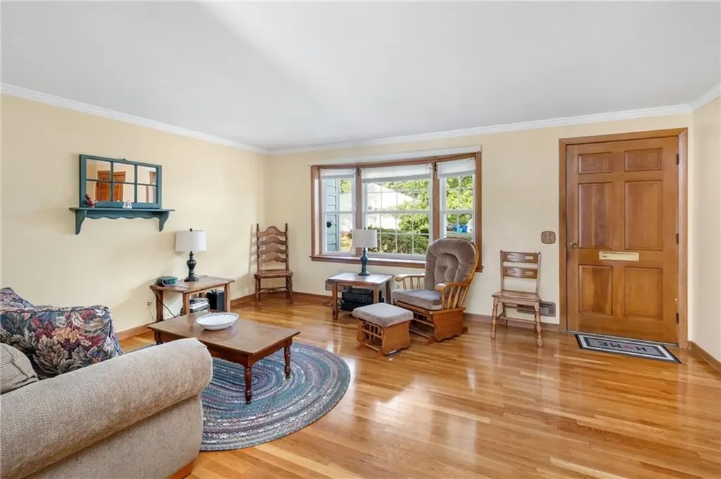 25 Ferncrest Drive East Providence RI 02915