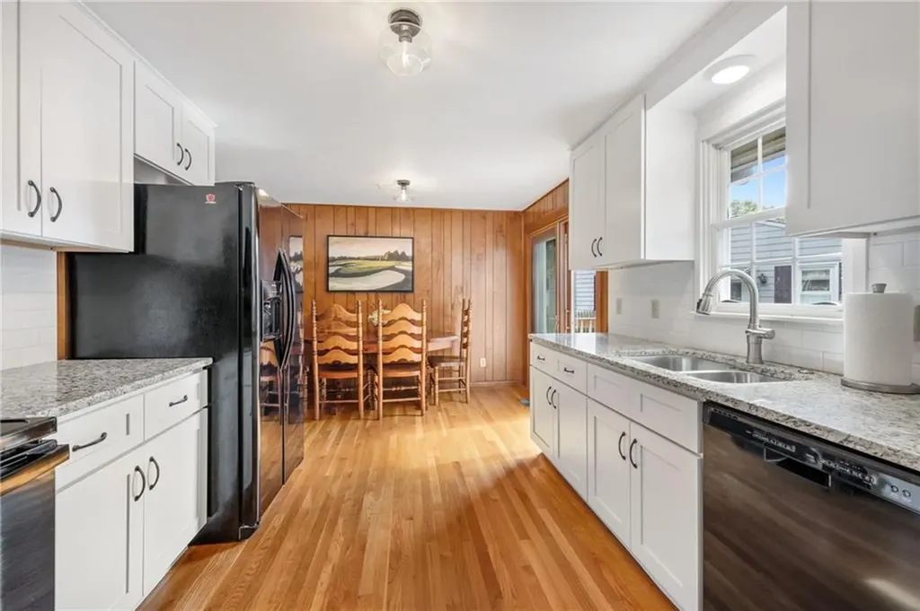 25 Ferncrest Drive East Providence RI 02915