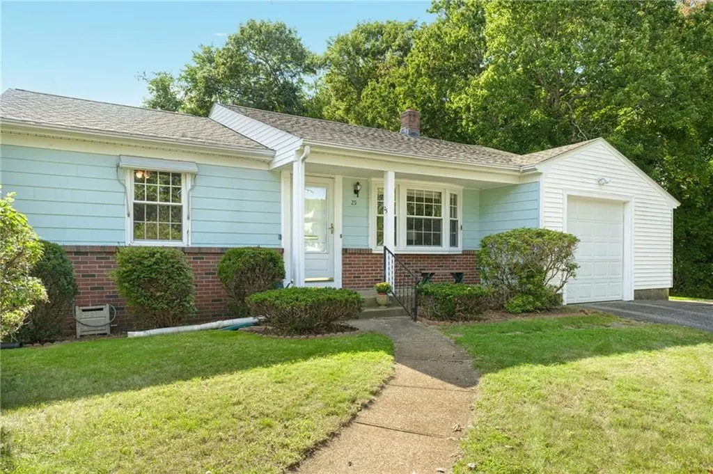 25 Ferncrest Drive East Providence RI 02915