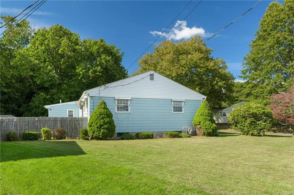 25 Ferncrest Drive East Providence RI 02915