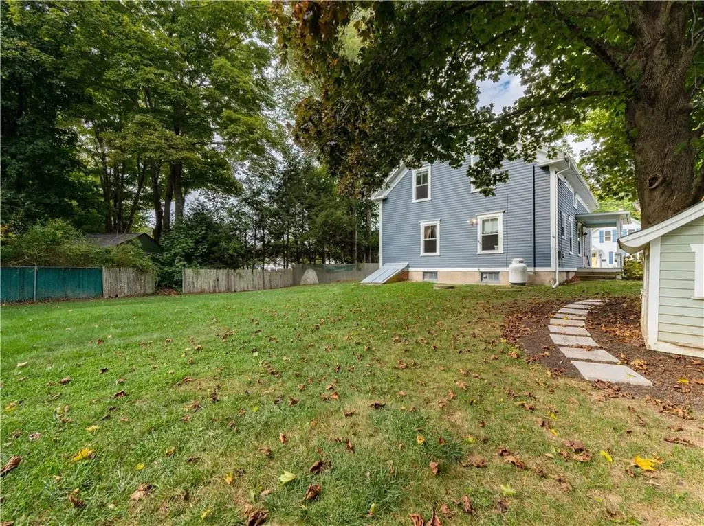 17 Maple Street Coventry RI 02816