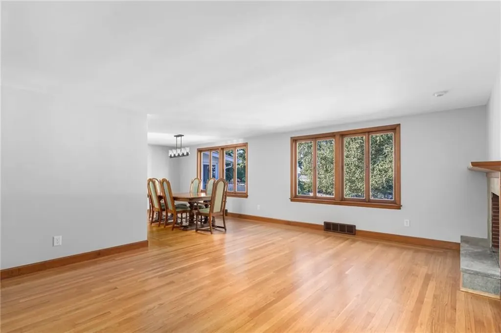 213 Glen Hills Drive Cranston RI 02920