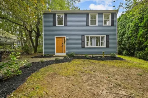 29 Circuit Drive Narragansett RI 02882