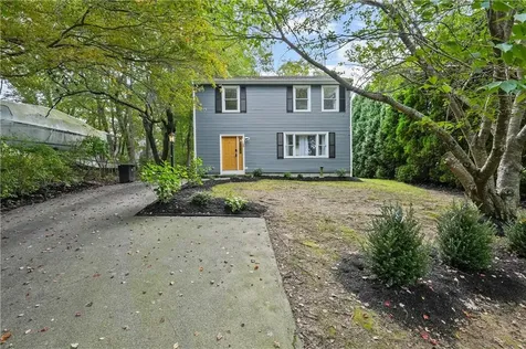 29 Circuit Drive Narragansett RI 02882