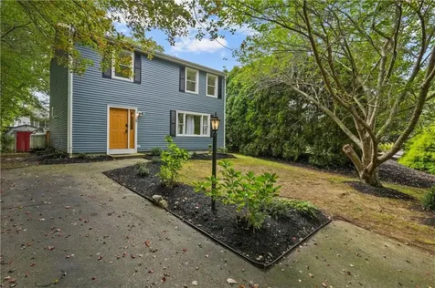 29 Circuit Drive Narragansett RI 02882